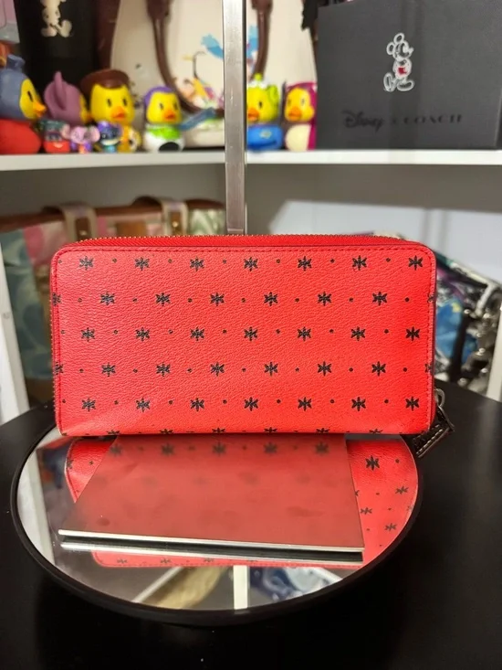 Coach x Disney Mickey Mouse Zip Wallet - Picture 4 of 9